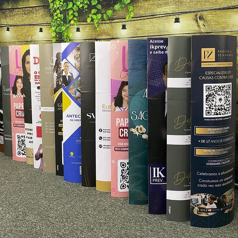 Totem Elíptico de Papelão em Linha - Impressão 2 Faces